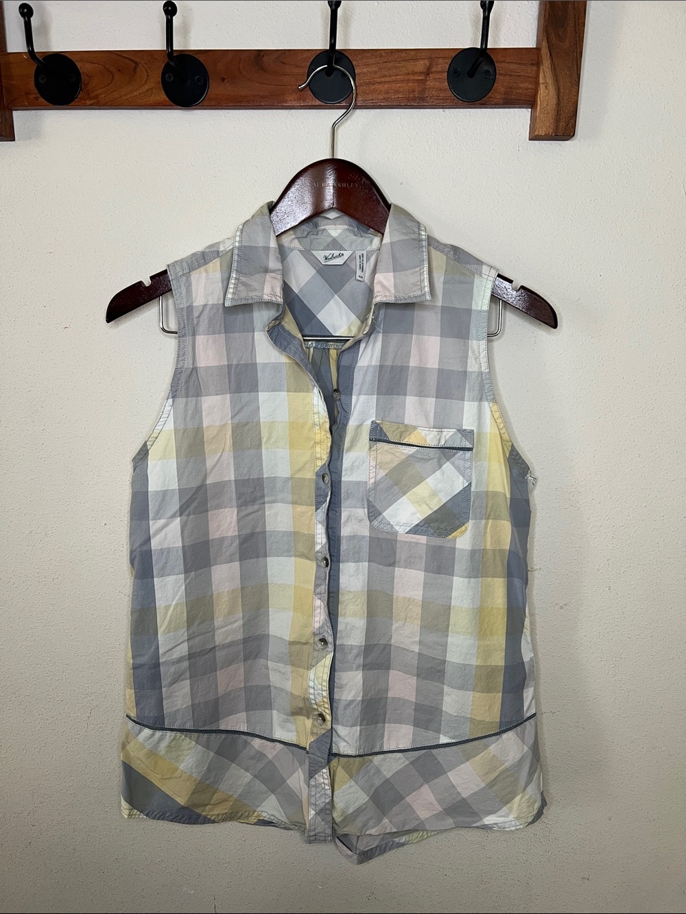 Woolrich Plaid Sleeveless Button-Up Shirt Size Medium Casual Summer